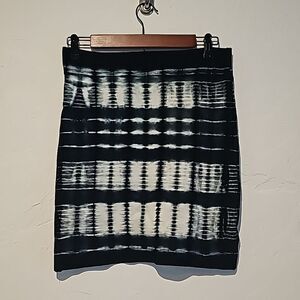 BCBG MAXAZRIA stretchy pencil skirt